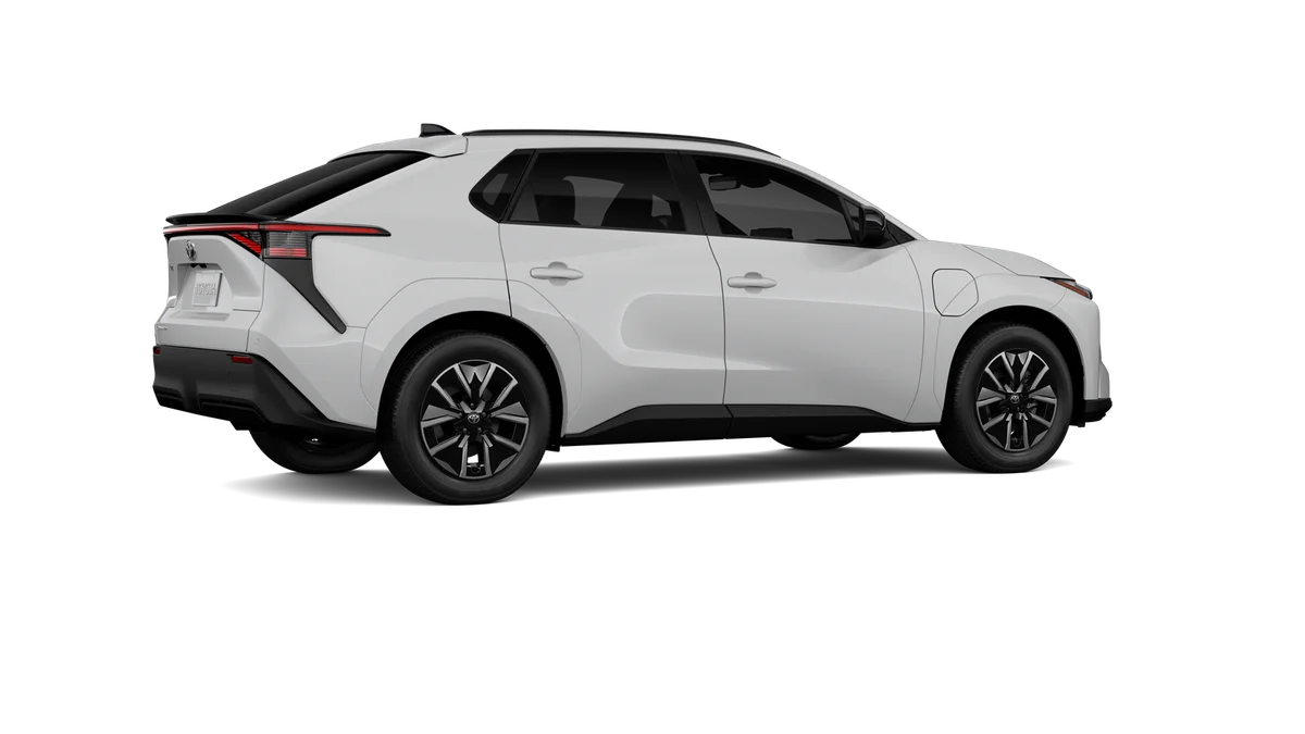 New 2027 Wind Chill Pearl Toyota XLE image 11