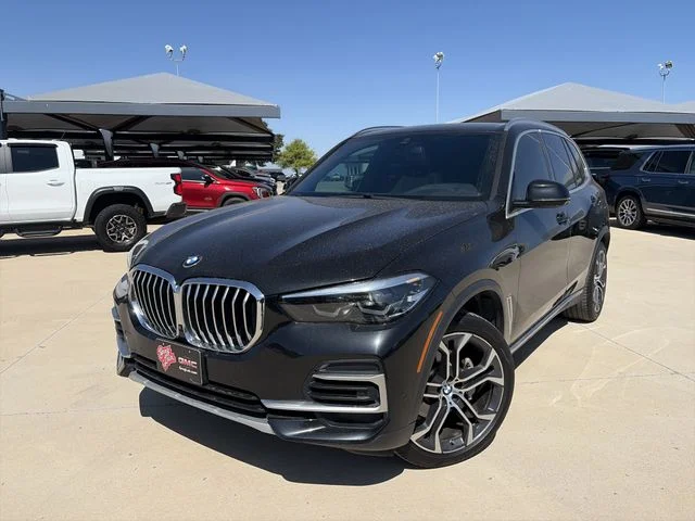 Used 2022 Black BMW sDrive40i image 3