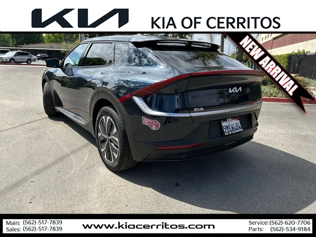 Certified Used 2024 Blue Kia Light image 3