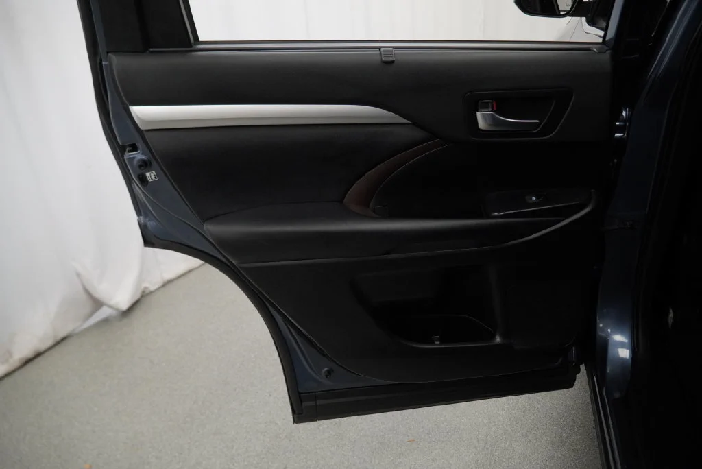 Used 2019 Blue Toyota XLE image 36