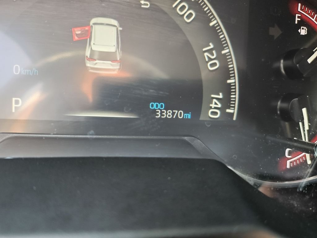 Used 2025 White Toyota XLE image 19