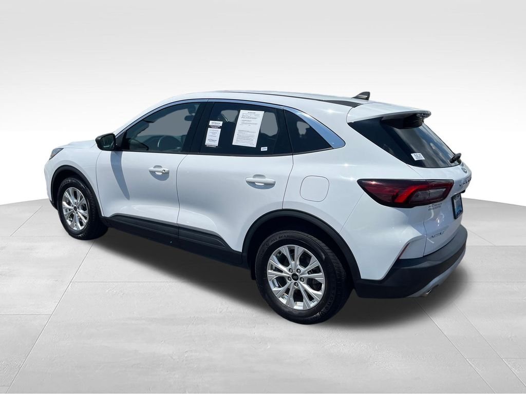 Used 2023 White Ford Active image 3