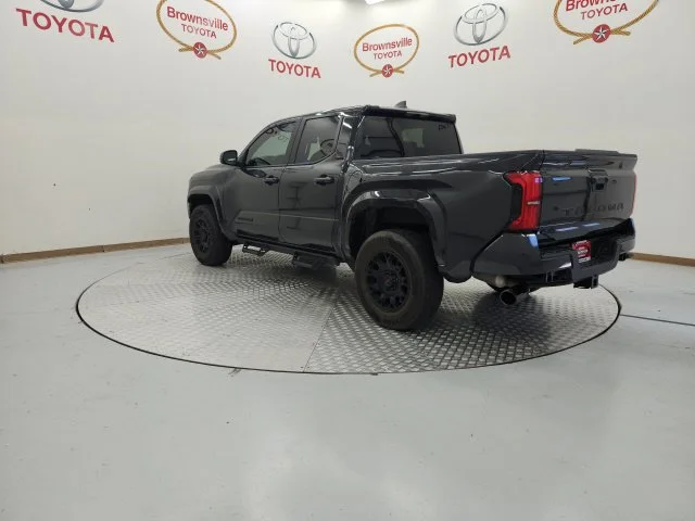 Used 2025  Toyota SR5 image 6