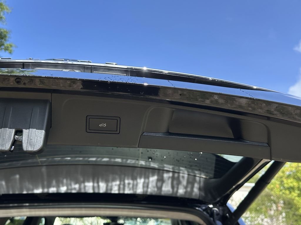 New 2026 Black Volkswagen 2.0T SE w/Technology image 8
