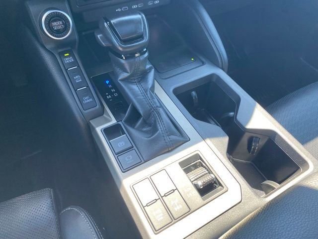Used 2024  Toyota Base image 42
