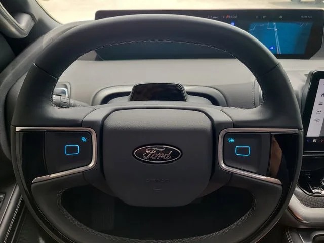 Used 2025 Silver Ford Platinum image 35