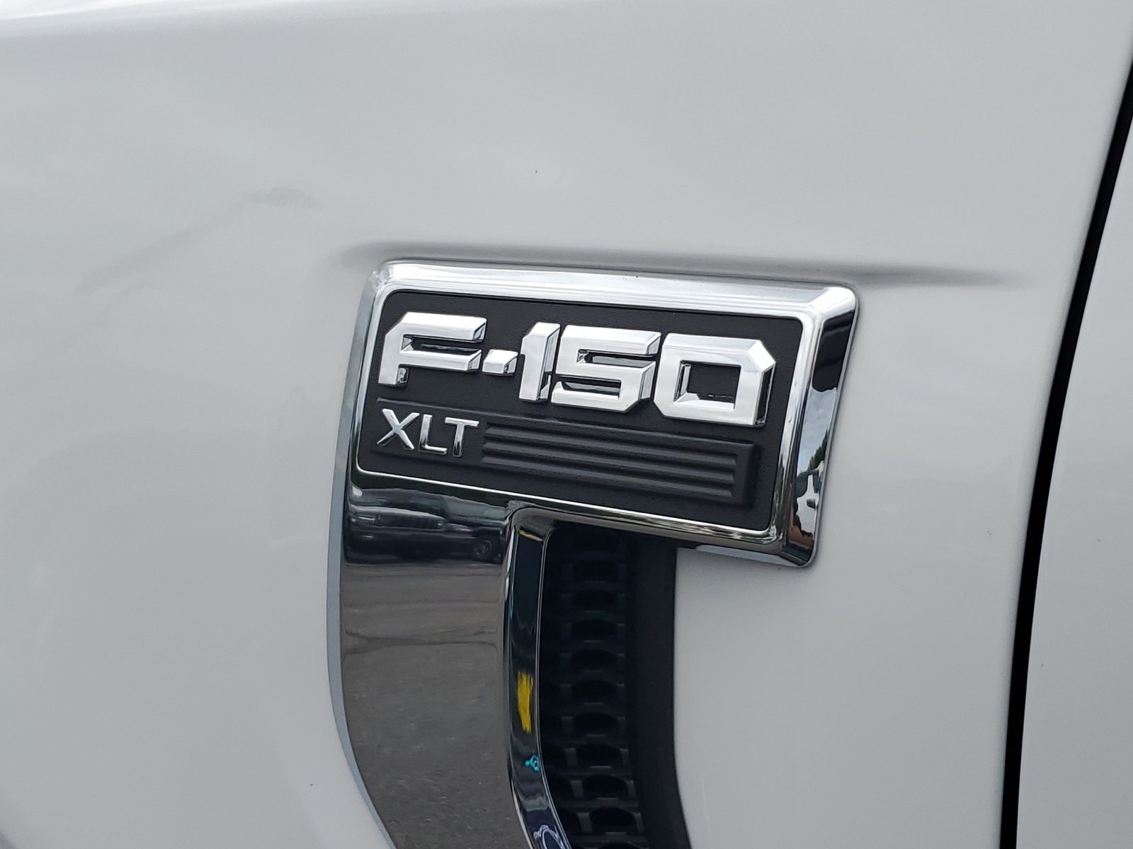 Certified Used 2025 White Ford XLT image 24