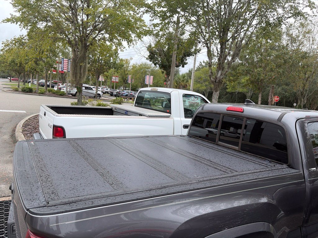 Used 2018 Gray Toyota SR5 image 9