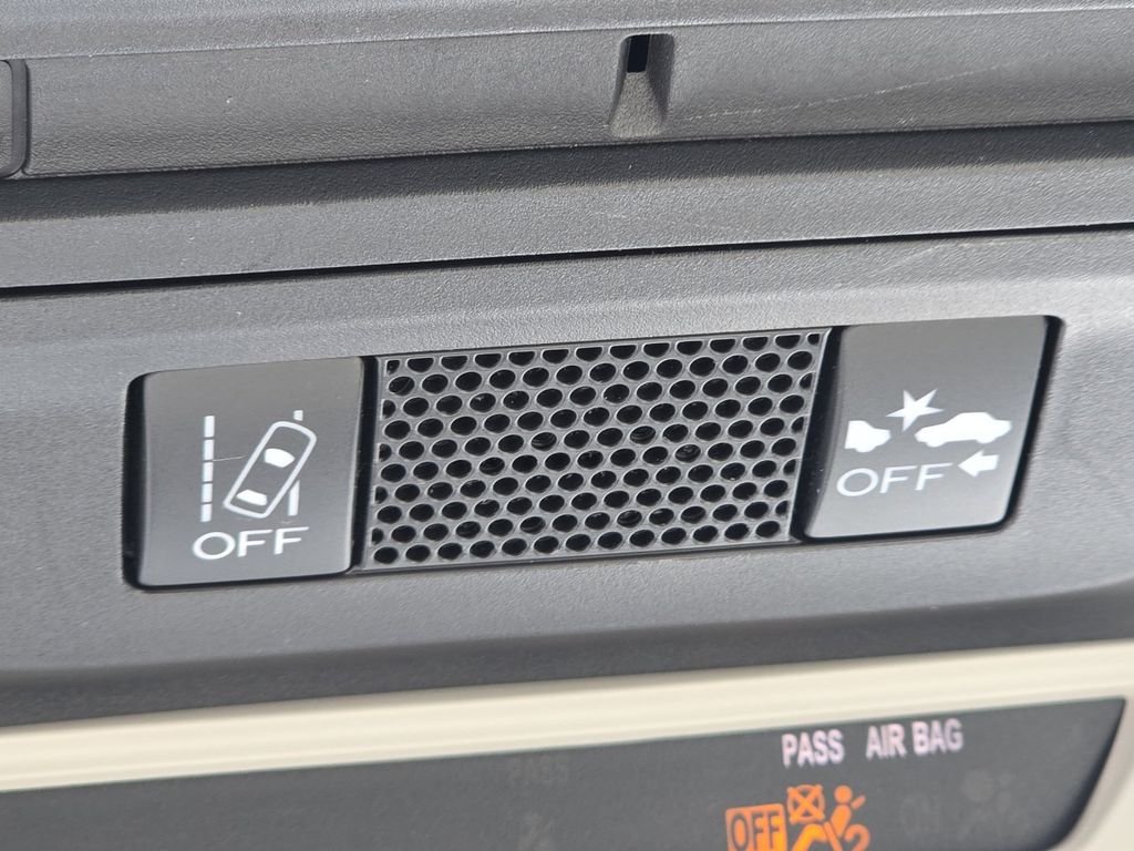 Used 2020 Red Subaru Base image 9
