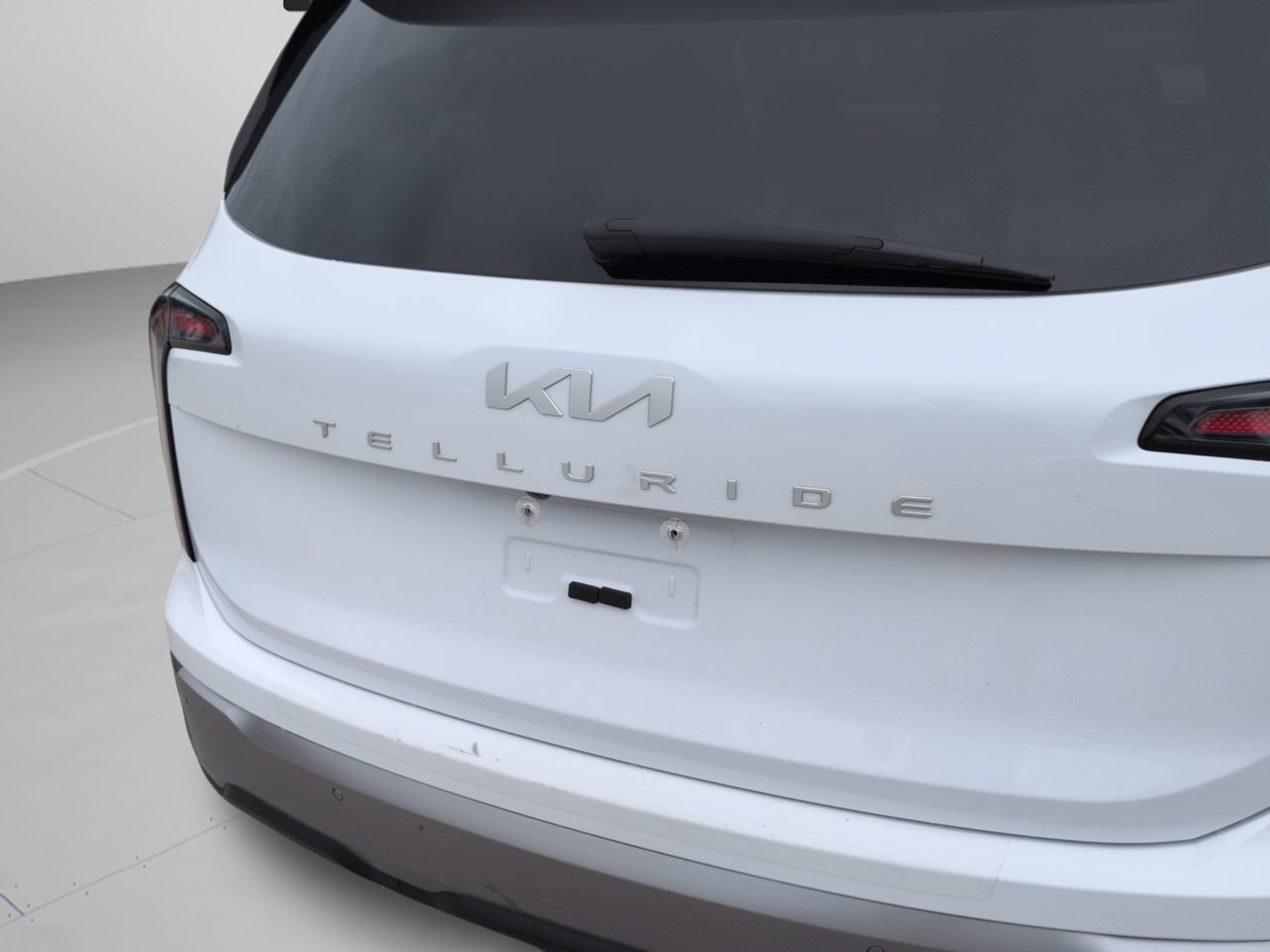 Certified Used 2025 Glacial White Pearl Kia EX image 16