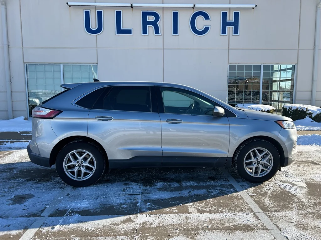 Used 2024 Iconic Silver Metallic Ford SEL image 11