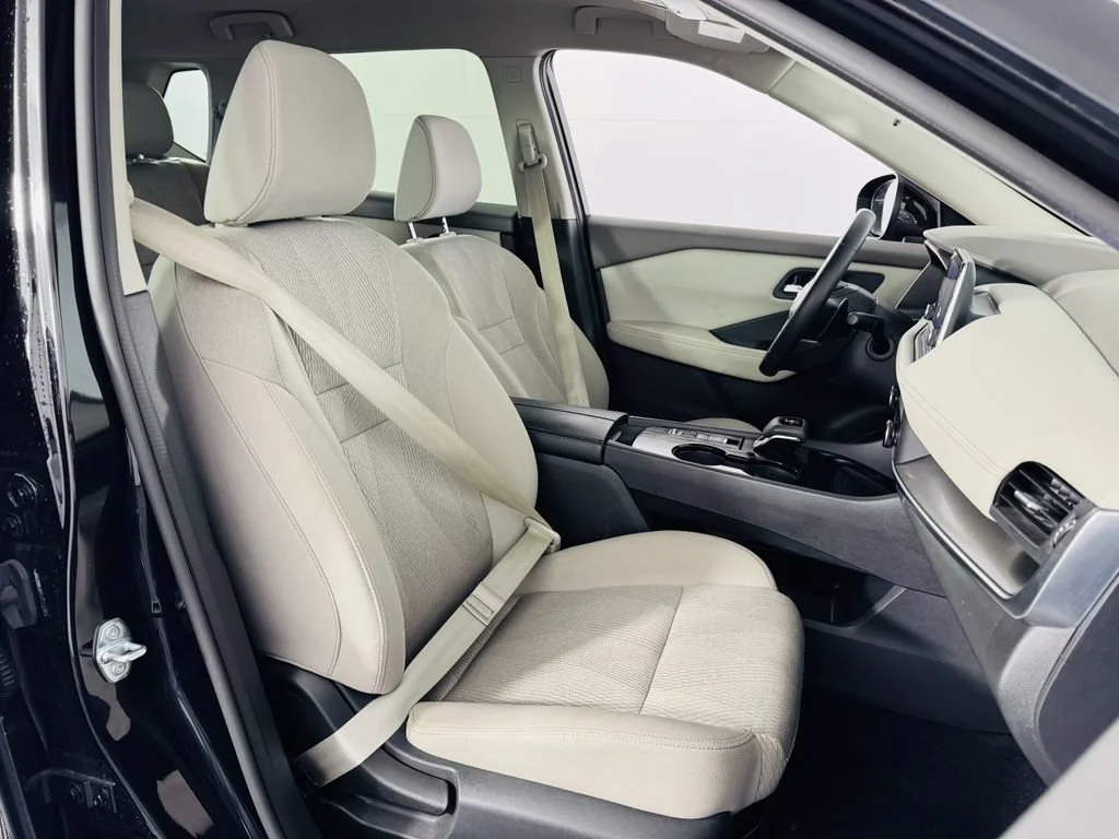 2025 Nissan Rogue SV - Photo 14