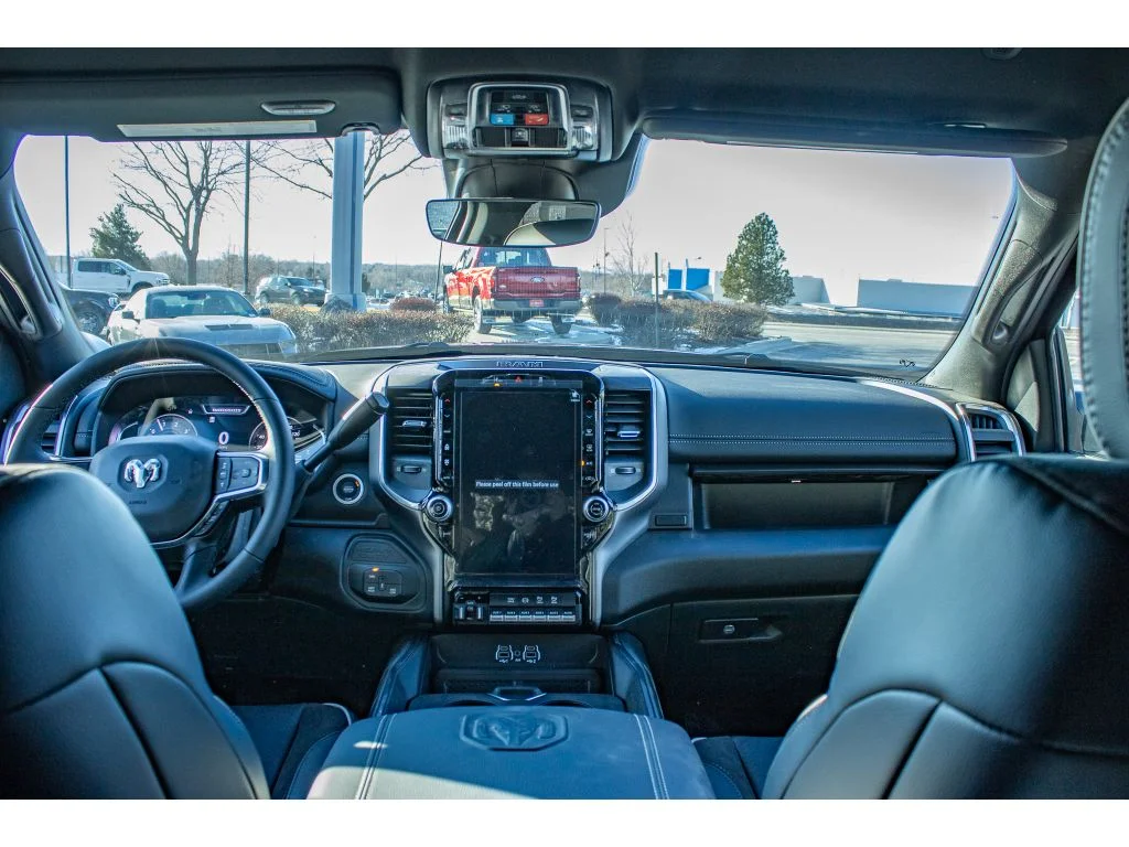 2026 RAM 3500 Laramie - Photo 44