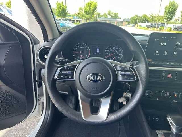 Used 2021 White Kia LXS image 15