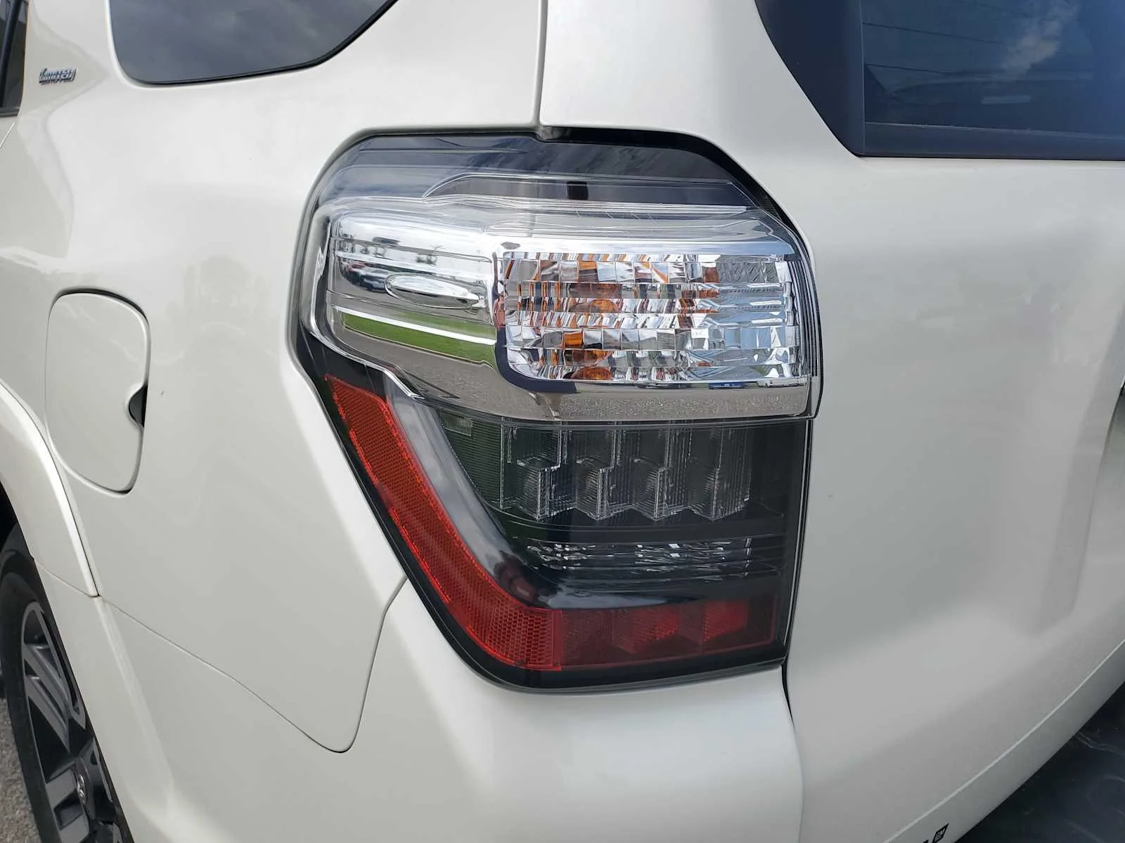 Used 2022 Blizzard Pearl White Toyota Limited image 4