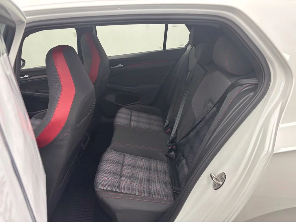 Used 2022 White Volkswagen 2.0T SE image 33