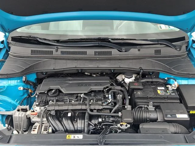 Used 2023 Green Hyundai SEL image 29