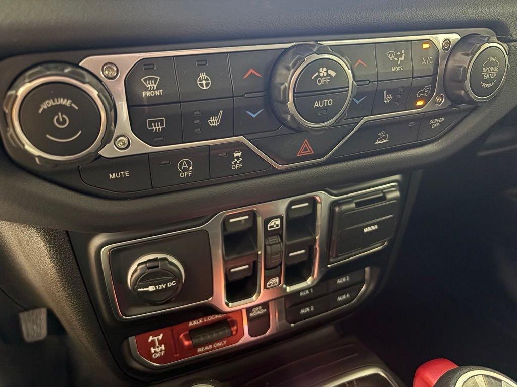 New 2026 Goldilocks Exterior Paint Jeep Mojave image 32