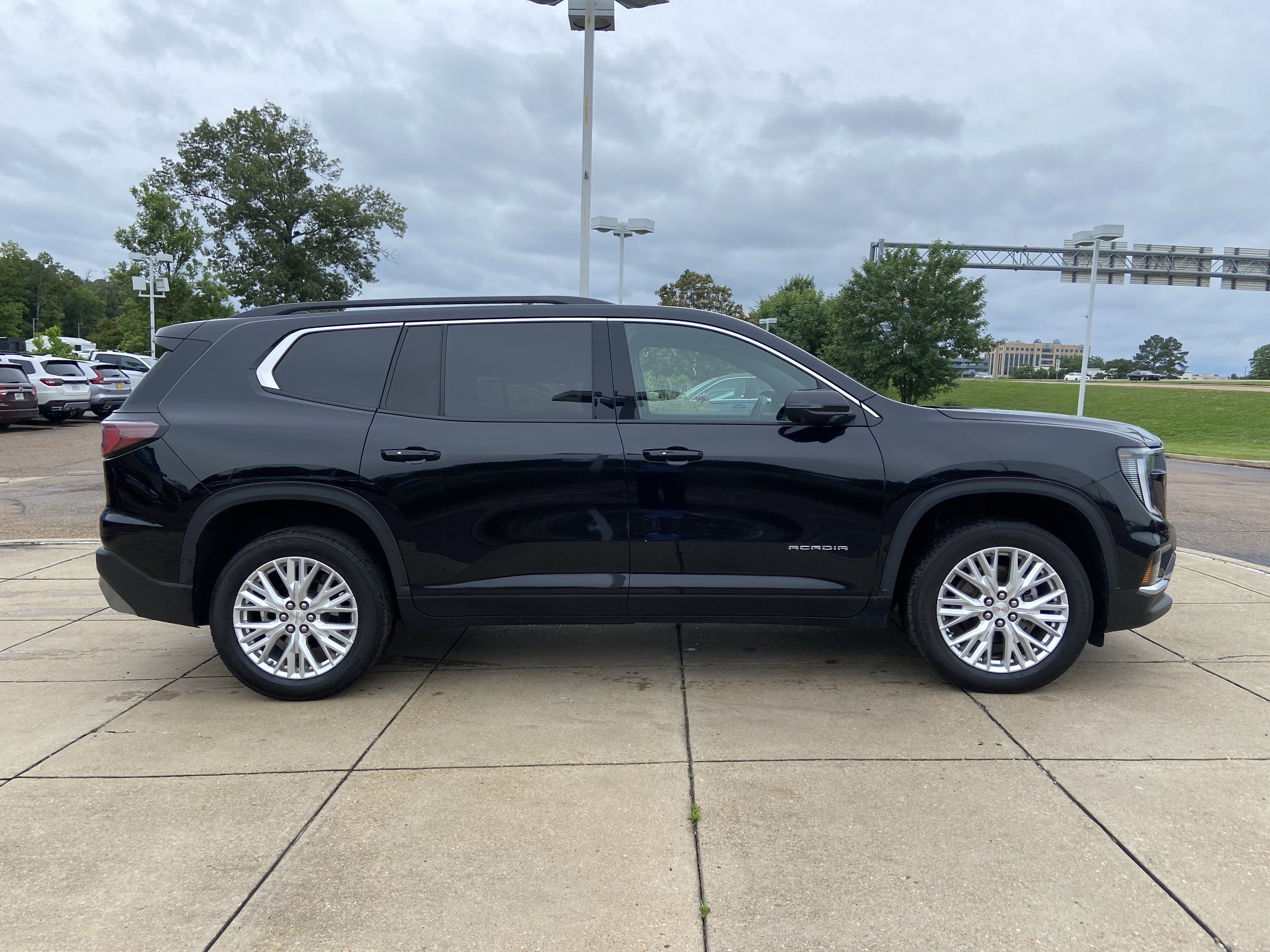 2024 GMC Acadia Elevation - Photo 10