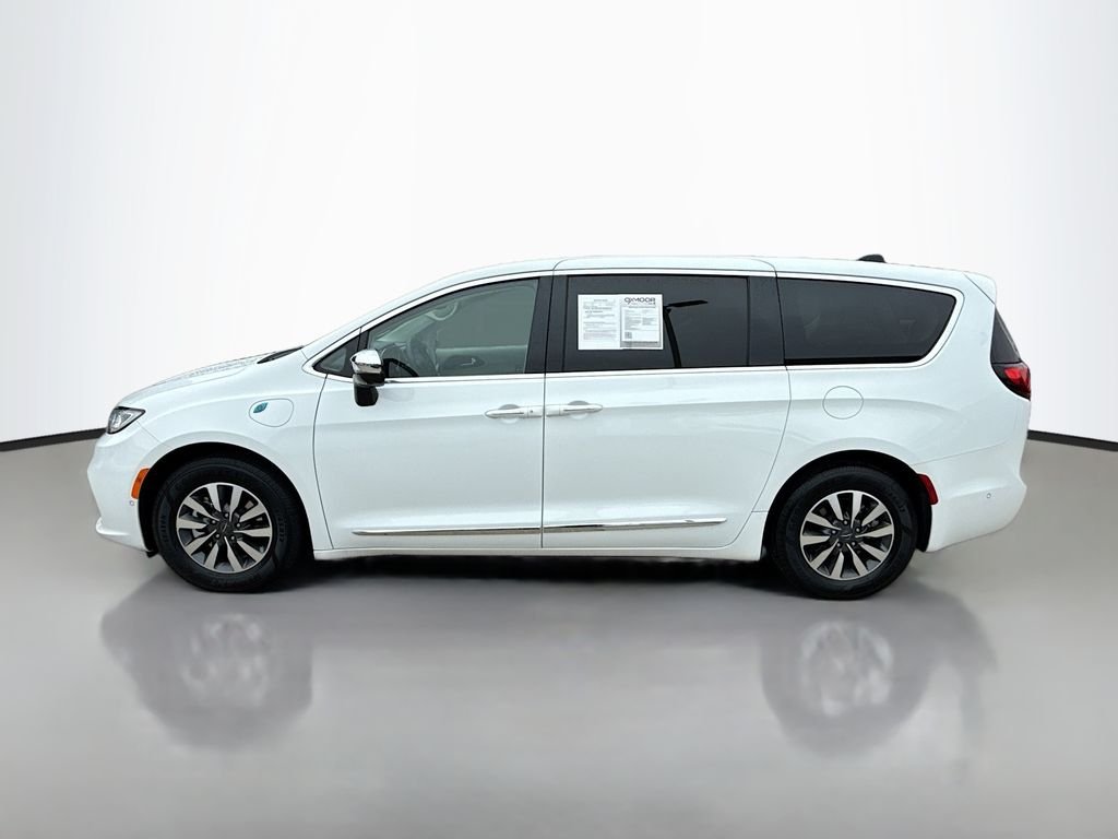 Used 2023 Bright White Clearcoat Chrysler Hybrid Limited image 4