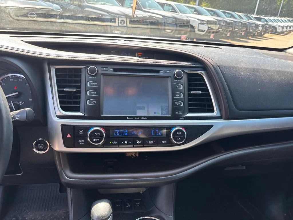 Used 2016 Gray Toyota XLE V6 image 10