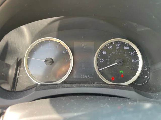Used 2014  Lexus 250 image 17