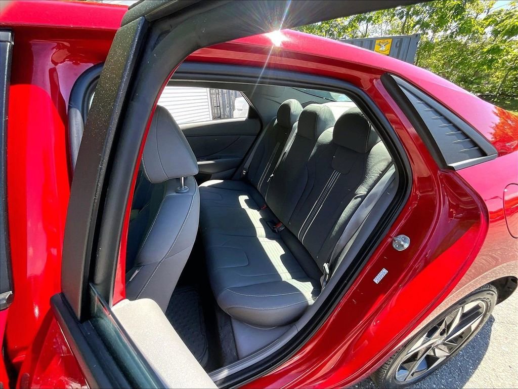 Used 2023 Red Hyundai SEL image 14