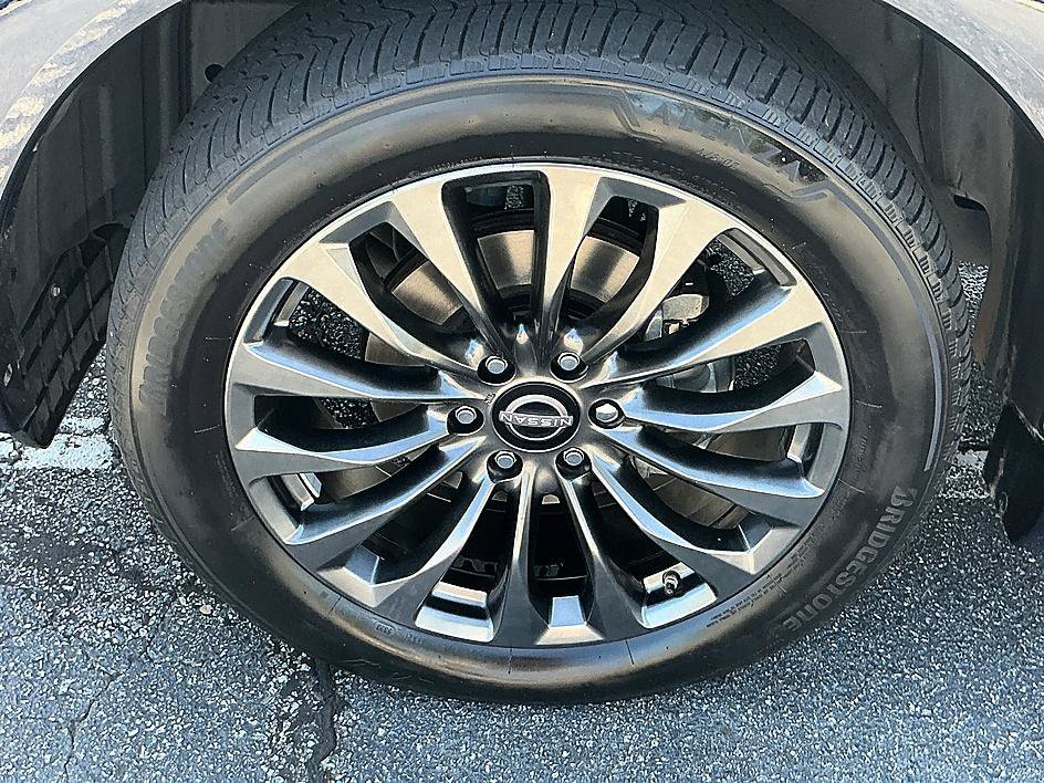 Used 2022 Hermosa Blue Pearl Nissan Platinum image 8