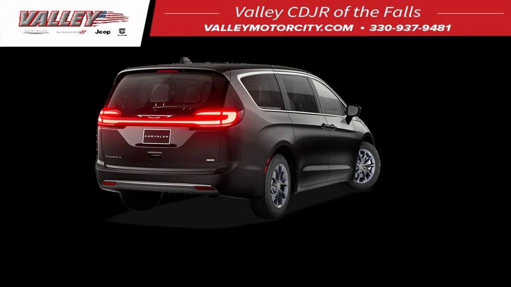 2027 Chrysler Pacifica Select AWD's photo
