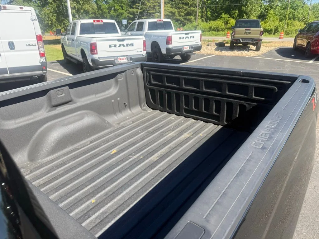 Used 2018 Black Chevrolet LTZ image 37
