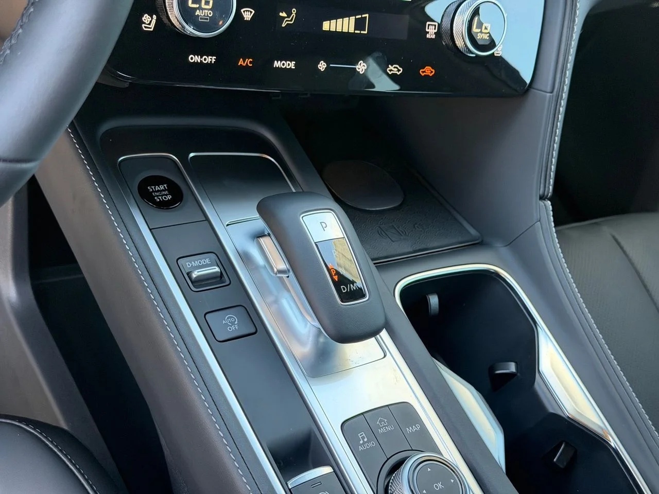 New 2027 RADIANT WHITE INFINITI Sport AWD image 24