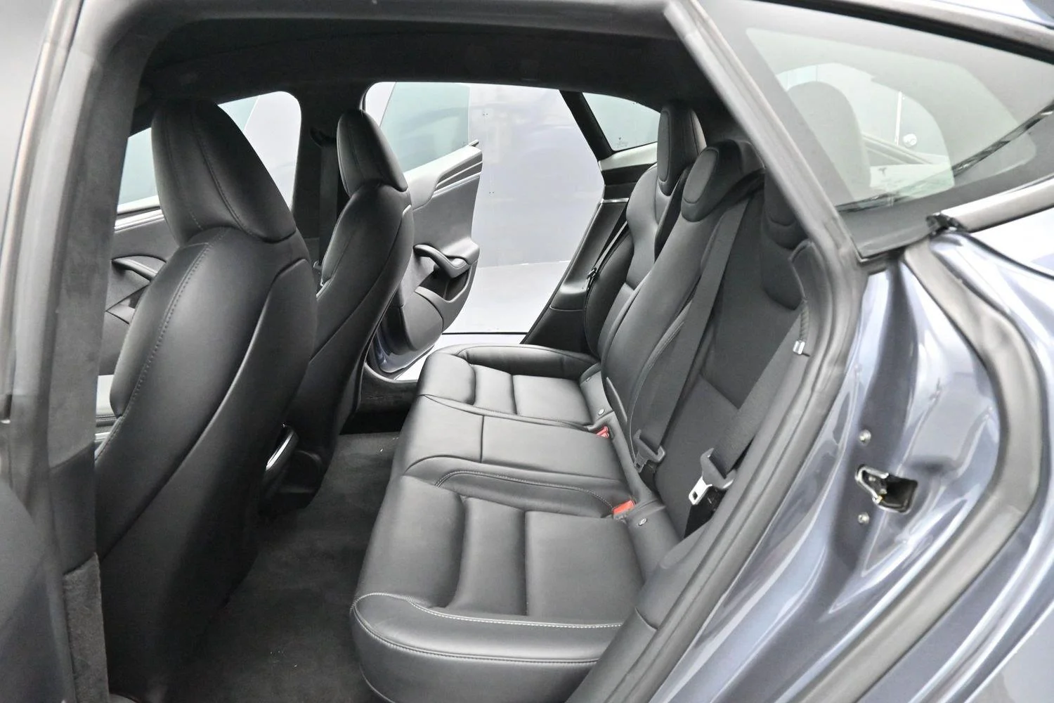 Used 2021 Midnight Silver Metallic Tesla Plaid image 27