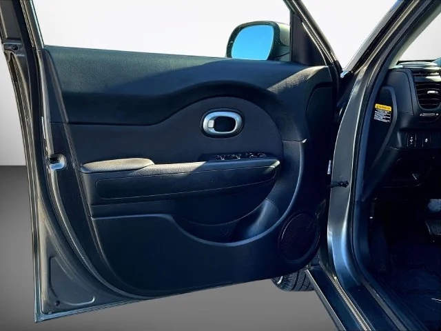 Used 2019 Gray Kia Base image 22