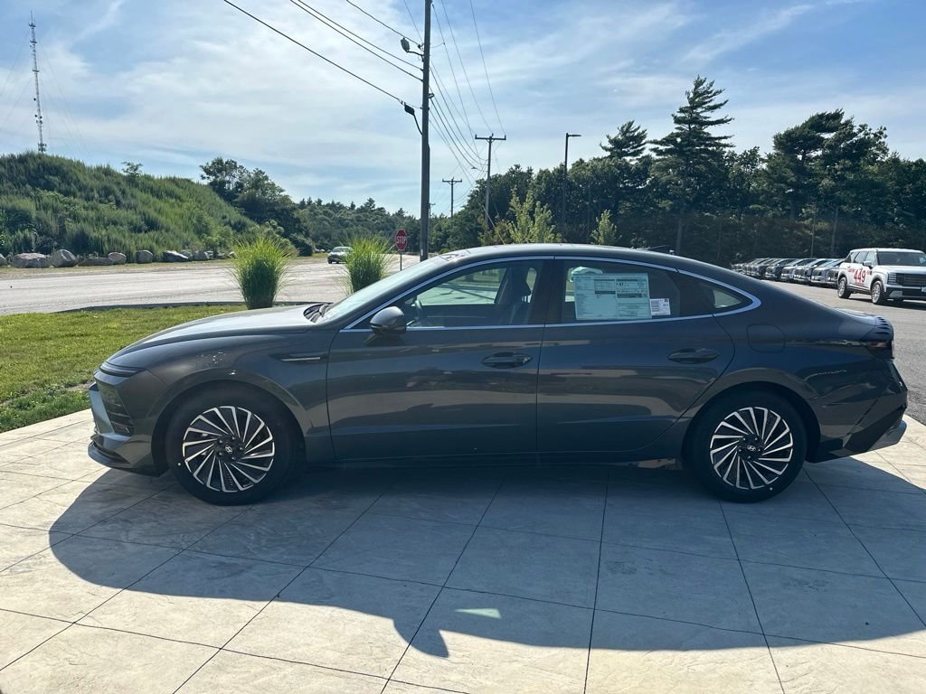 New 2026 Gray Hyundai SEL image 3