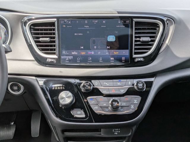 Used 2026 Silver Chrysler Select image 19