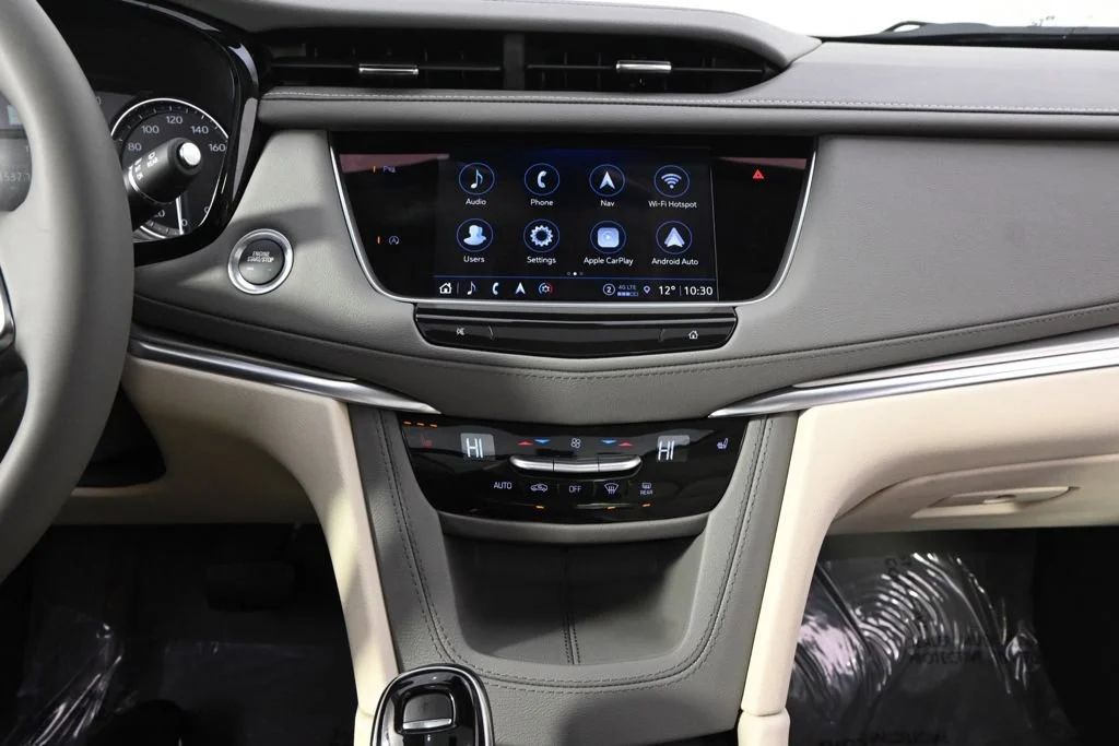 New 2025 Crystal White Tricoat Cadillac Premium Luxury image 27