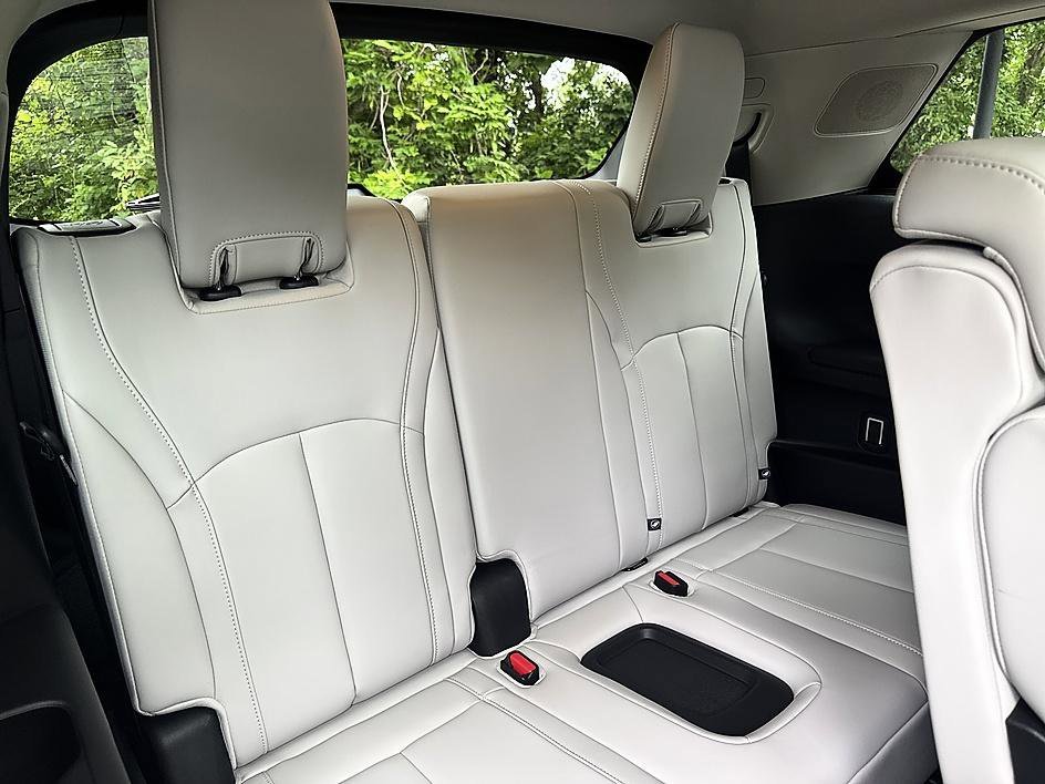 New 2027 MINERAL BLACK INFINITI LUXE image 23
