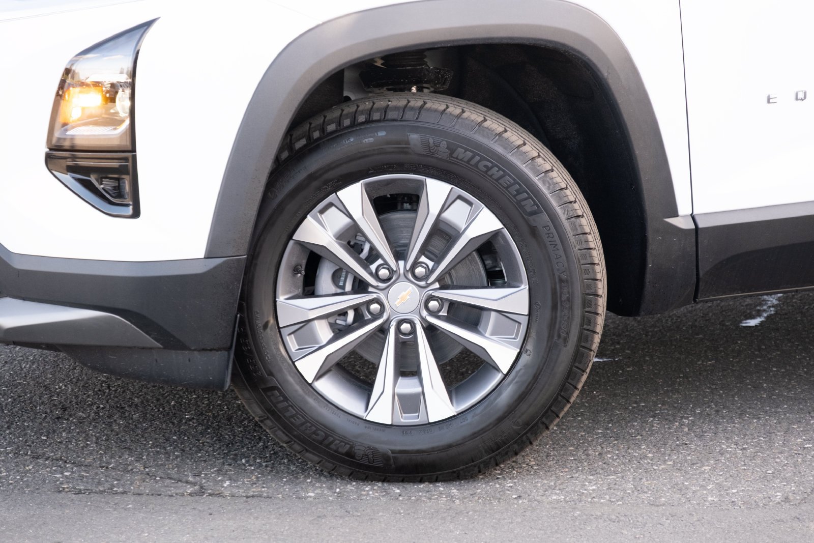 New 2027 Summit White Chevrolet AWD LT image 18