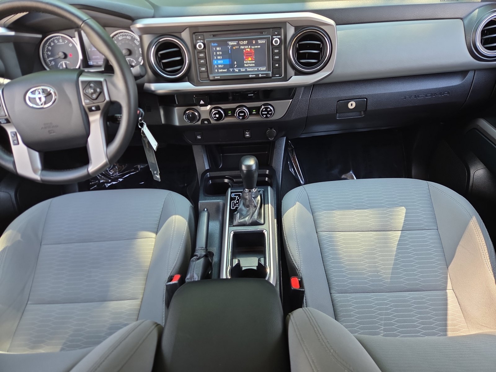 2016 Toyota Tacoma SR5 - Photo 11