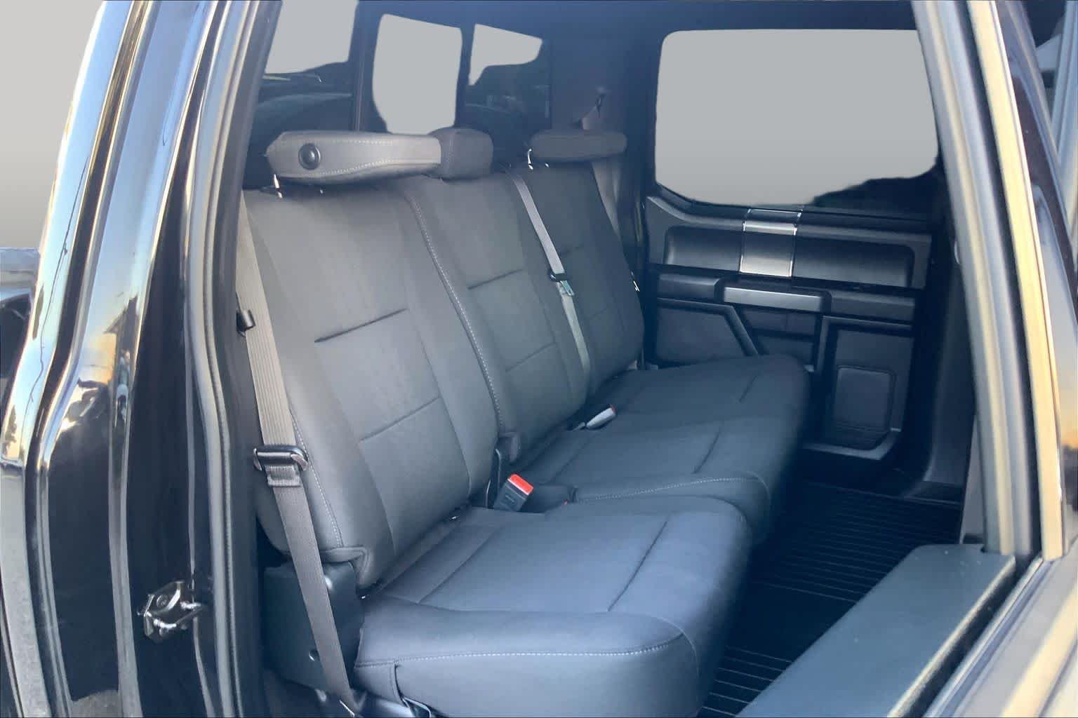 Used 2019 Agate Black Metallic Ford XLT image 18