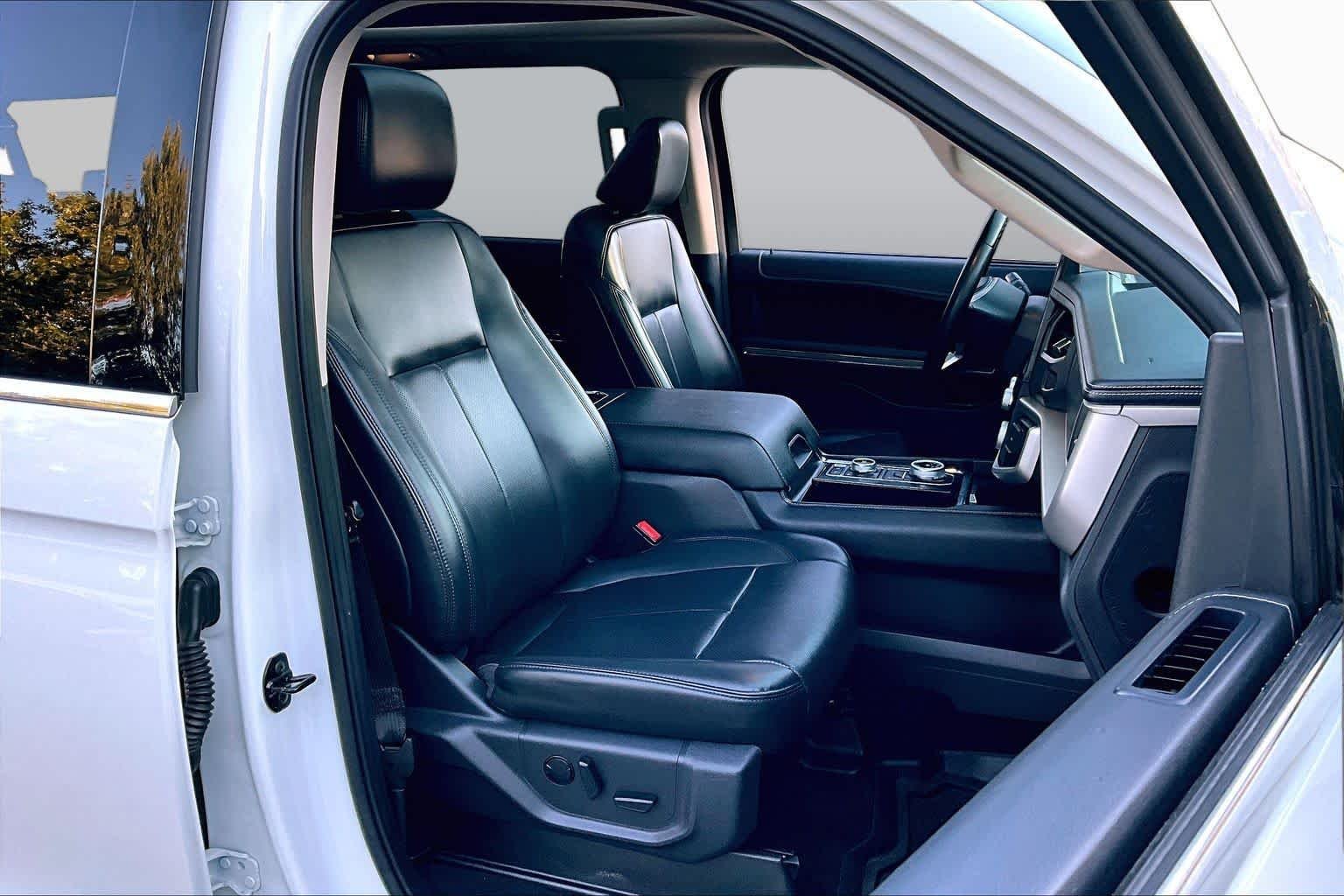 Used 2024 Star White Metallic Tri-Coat Ford XLT image 8