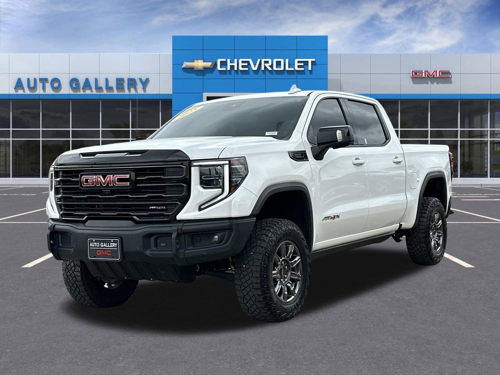 2025 GMC Sierra 4WD Crew Cab Short Box AT4X's photo