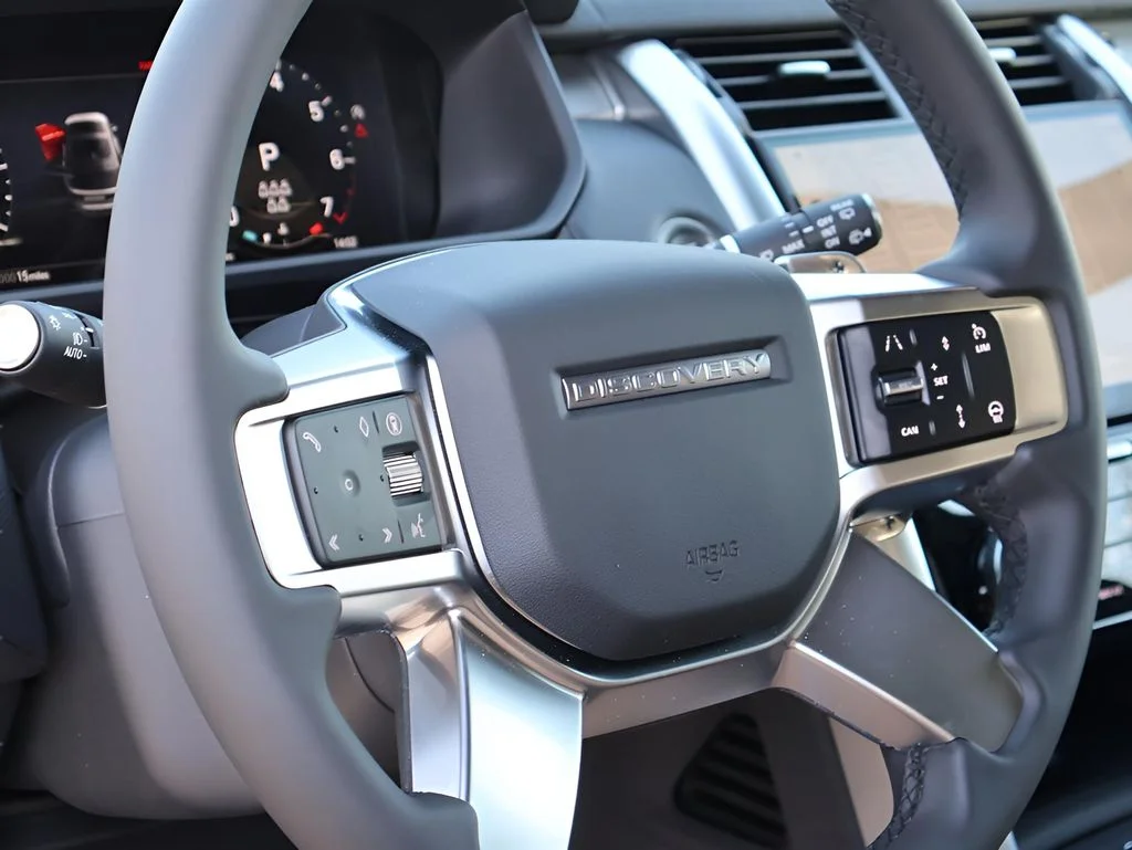 New 2026 Carpathian Grey Land Rover  image 19