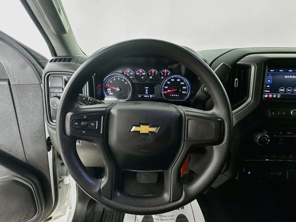 Used 2021 White Chevrolet Custom image 12