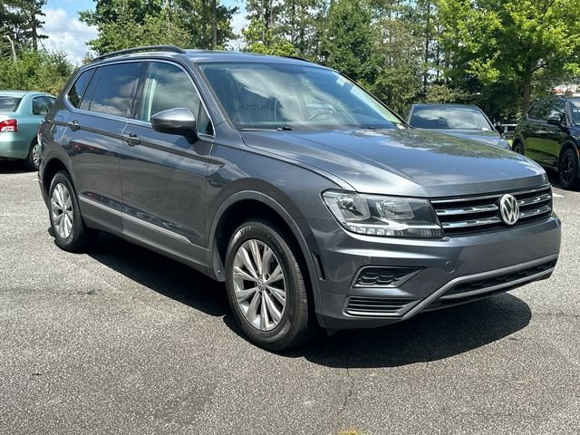 Used 2018 Gray Volkswagen 2.0T SE image 3