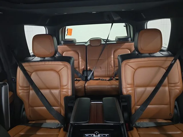 Used 2020 Black Lincoln Reserve image 31
