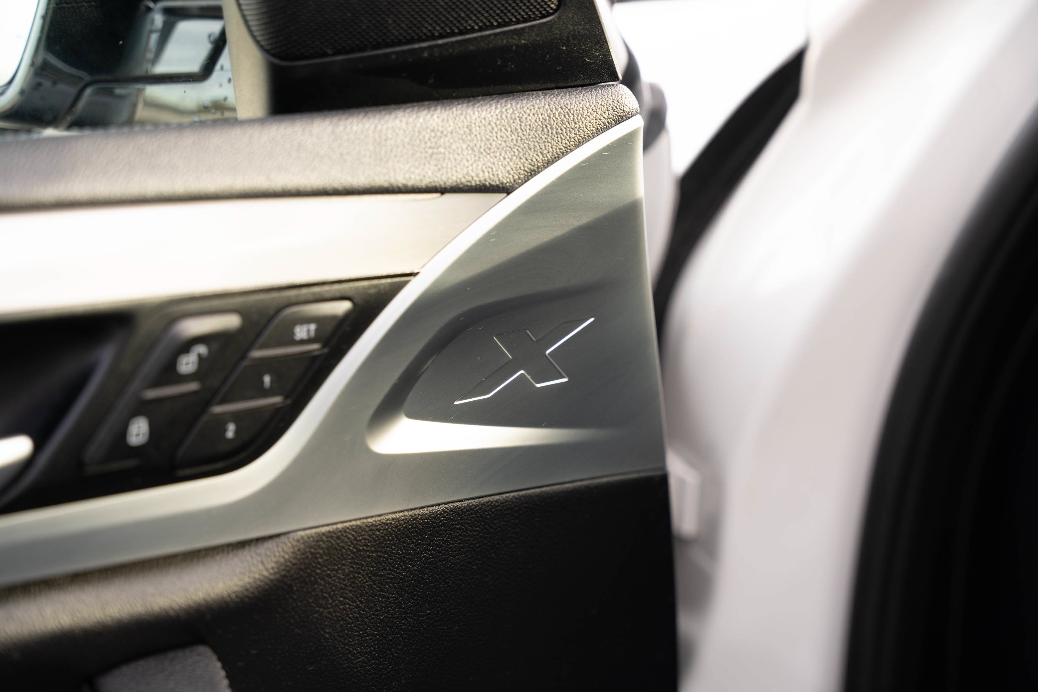 Used 2018 Mineral White Metallic BMW xDrive30i image 17