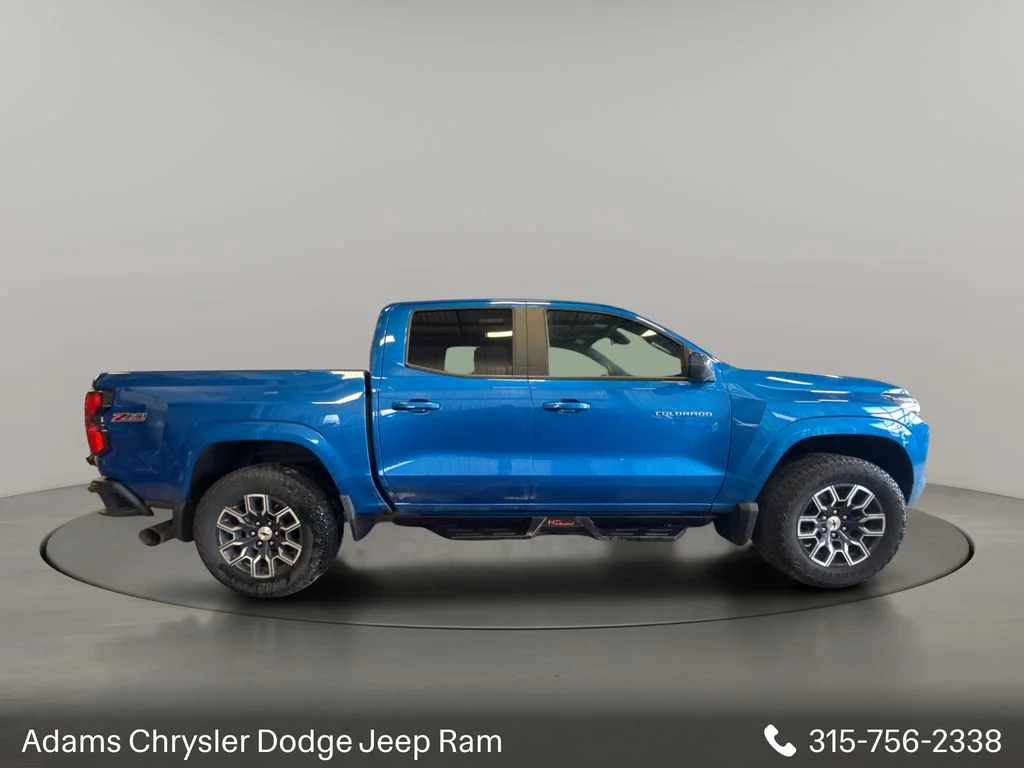 Used 2024 Blue Chevrolet Z71 image 5