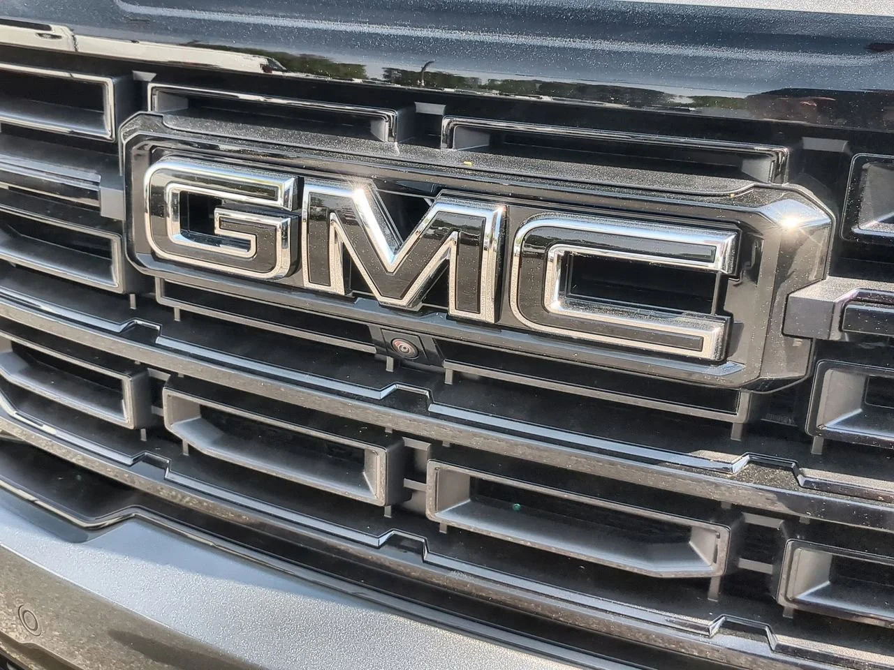 New 2026 Sterling Metallic GMC Elevation image 32