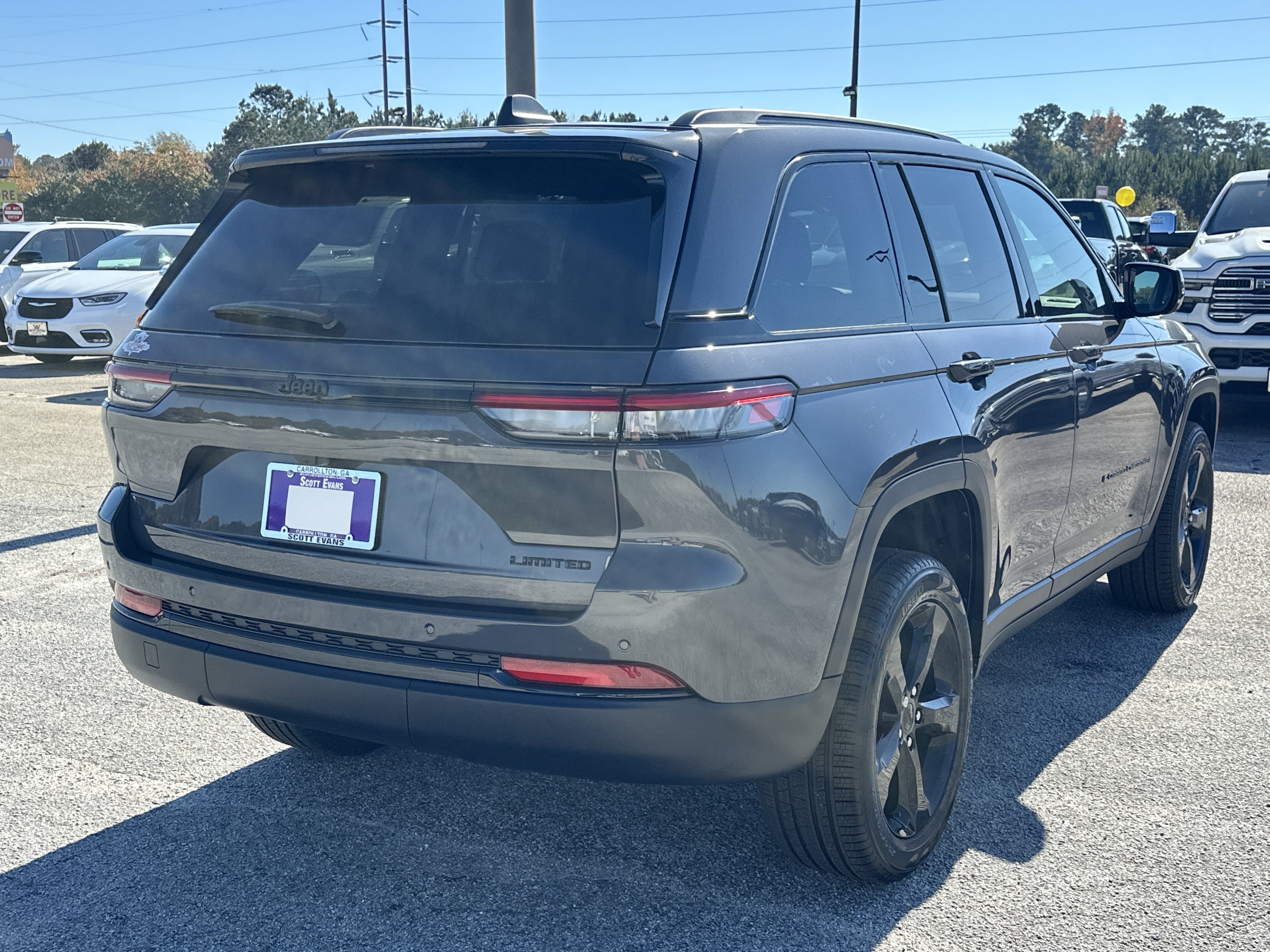 New 2025 Baltic Gray Metallic Clear-Coat Exterior Paint Jeep Limited image 8